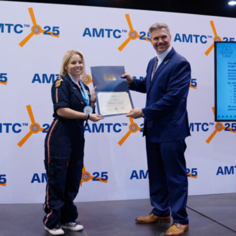Air Methods Flight Nurse recieves AAMS “40 Under 40: Rising Leaders in Medical Transport” Award